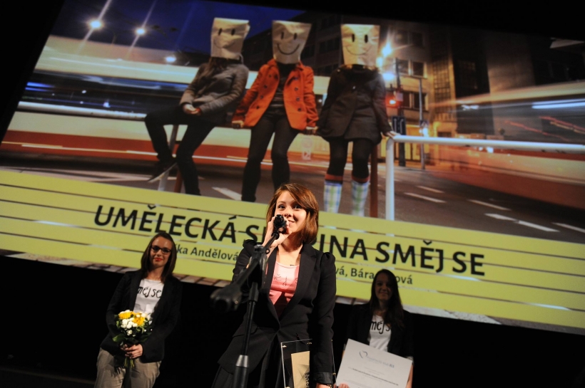 Vítězky Gratias Tibi 2015 z umělecké skupiny Směj se z Ústí nad Labem