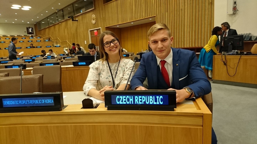 Mladí delegáti Petra a David v New Yorku